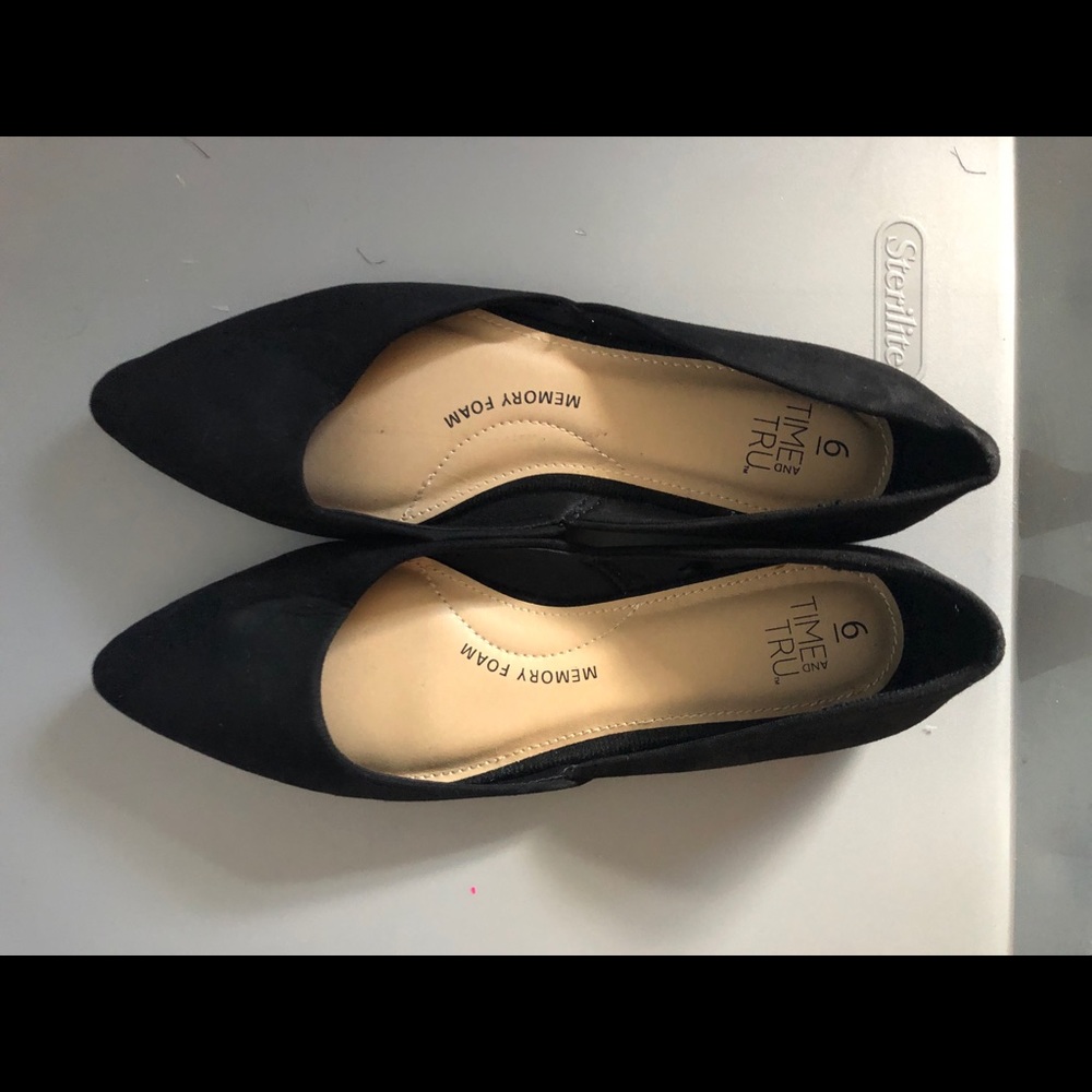 Black Pointy Toe Flats